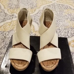 Cream wedges
